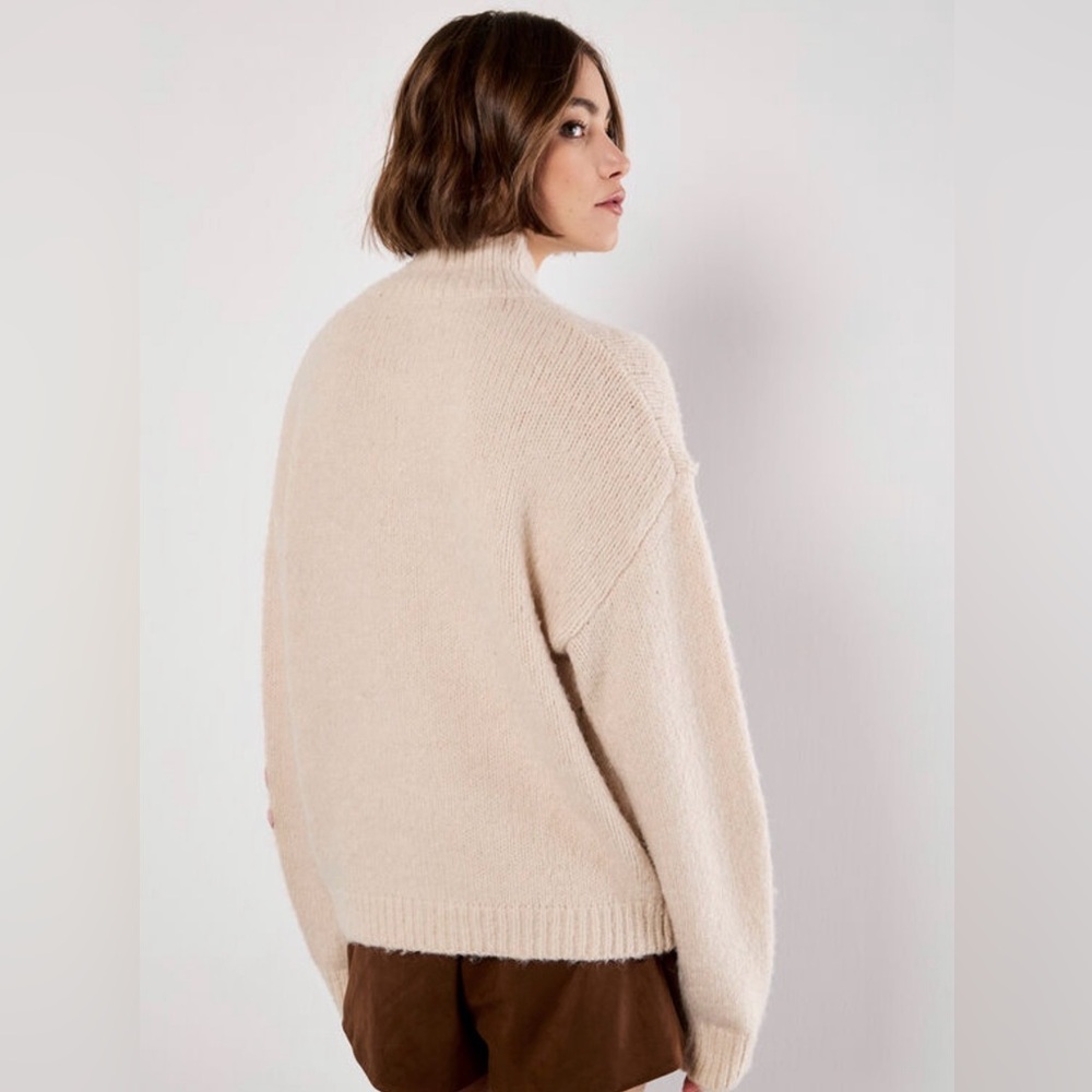 APRICOT 🍑 - Cream Floral Appliqué Turtleneck Sweater - Picture 5 of 7